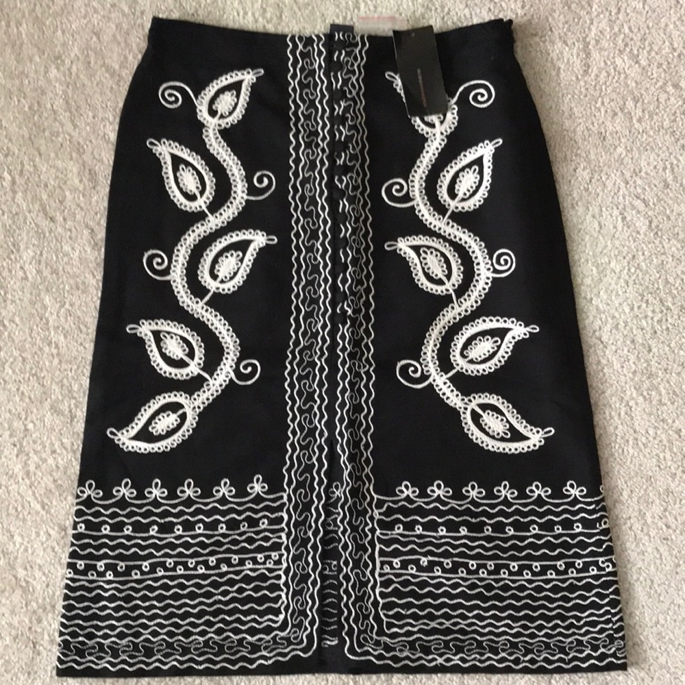 BCBG MAXAZRIA embroidered Skirt